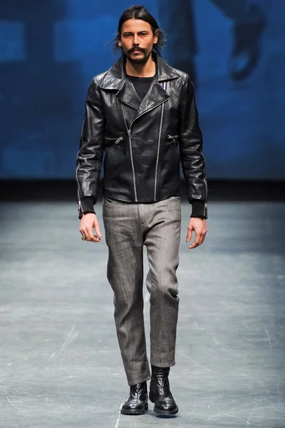 Look 2